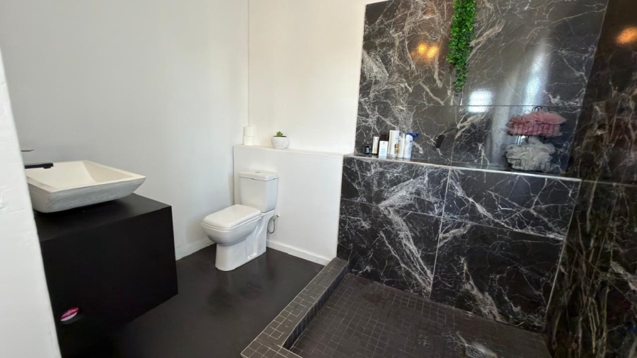 5 Bedroom Property for Sale in Elim Western Cape